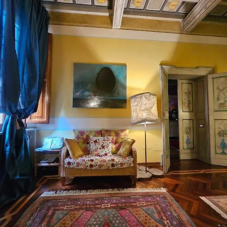 L'ape Regina Apartment *